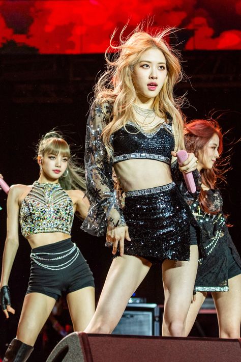 My Top 20 Most Unskippable K-Pop Workout Songs That Every Stale Playlist Is Begging For Rose Stage Outfits, Rosé Stage, Blackpink Stage, Rosé Coachella, Rose Black Pink, Blackpink Coachella, Bp Rosé, Workout Songs, Jazz Dance Costumes