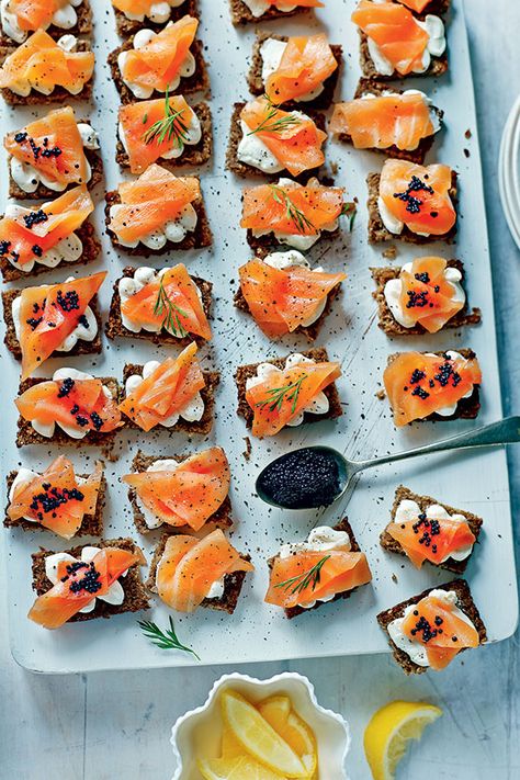 Mary Berry's smoked salmon canapés – YOU Magazine Christmas Dinner Starters, Mary Berry Christmas, Smoked Salmon Canapes, Christmas Nibbles, Salmon Canapes, Christmas Starters, Christmas Canapes, Canapes Recipes, Mary Berry Recipe