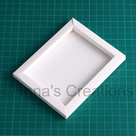 Inna's Creations: How to make a simple paper frame Paper Picture Frames, Handmade Photo Frames, Diy Photo Frames, Easy Frame, Diy Picture Frames, Diy Picture, Paper Frame, Fancy Folds, Frame Crafts