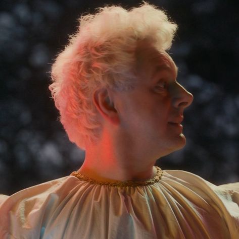 Aziraphale Side Profile, Aziraphale Aesthetic, Good Omens Aziraphale, Good Omens Book, Terry Pratchett, Michael Sheen, Stage Show, Neil Gaiman, B Movie