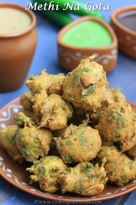 Methi Na Gota / Methi Pakoda. Most popular Gujarati tea time snack recipe.You will find this at every Gujarati home during winters and Gujarati weddings. Indian Snack Recipes At Home, Methi Recipes, Pakoda Recipe, Green Leafy Vegetables, Gujarati Cuisine, Gujarati Snacks, Desi Street Food, Tea Time Food, Pakora Recipes