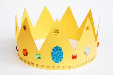 Origami Crown, King And Queen Crowns, Make A Crown, Crown Template, Crown Art, Crown For Kids, Paper Crown, Crown Crafts, Diy Crown