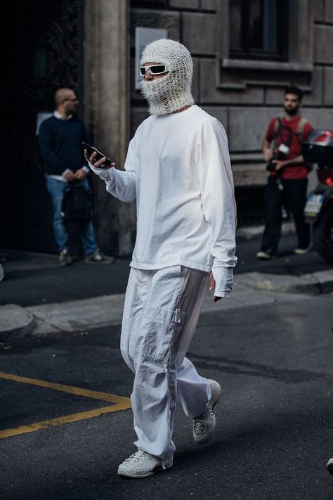 Ss23 Street Style, Fashion Week Ss23, Kanye Fashion, Milan Fashion Week Men, Street Style 2023, Aesthetic Fit, Trendy Outerwear, Style 2023, Keeping It Simple