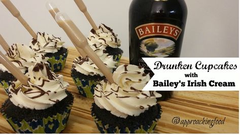 Chocolate cupcakes with Bailey's Irish Cream Buttercream PLUS infused with pipettes of Baileys, and then drizzled with chocolate! IG-worthy! Boozy Christmas Cupcakes, 21st Birthday Cupcake Ideas, Infused Cupcakes Recipes, Bailey's Recipes, Booze Cupcakes, Drunken Cupcakes, Boozy Cupcakes Recipes, Alcohol Infused Cupcakes, Boozy Cakes