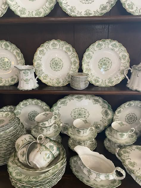 Green Dishware, Vintage Dishes Antiques, Crockery Set, Green Dinnerware, Vintage Crockery, Green China, Vintage Dishware, Pretty China, Antique Dishes