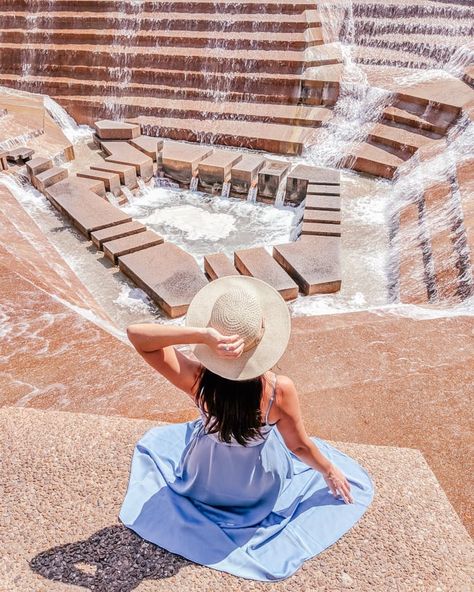 When that summer sun beats down on your back, feel the water sptray at the Fort Worth Water Gardens. It is a beautiful park with gorgeous water fountains. Fort Worth Water Gardens Photography, Fort Worth Photoshoot, Places In Dallas, Fort Worth Water Gardens, Medina River, Fort Worth Zoo, Dallas Travel, Fort Worth Stockyards, Guadalupe Mountains National Park