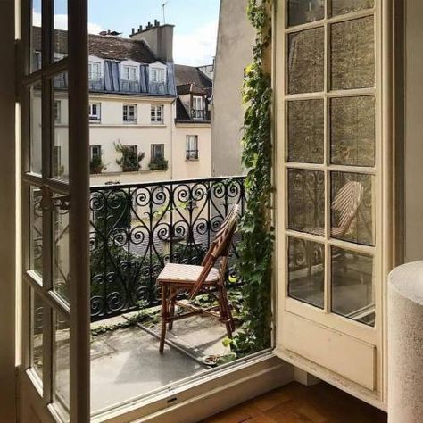 Dubai Travel Photography, Parisian Balcony, European Apartment, Paris Dream, Coastal Bedrooms, Apartment Aesthetic, Parisian Apartment, Living In Paris, Paris Apartments