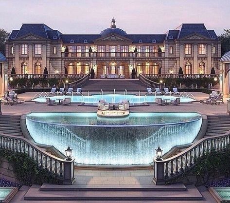 بيوت ملكية, Huge Mansions, Big Mansions, Lifestyle Entrepreneur, Luxury Houses Mansions, Mansion Designs, Dream Mansion, Mega Mansions, Fancy Houses