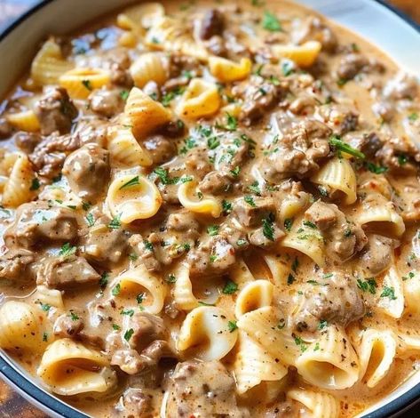 Creamy Beef and Shells – Naomi's Recipes Creamy Beef Pasta Bake, Beef And Noodles Ground Beef, Hamburger And Shells Recipes, Spaghetti And Hamburger Recipes, Beef Shells And Cheese, Beef Ricearoni Recipes, Cheesy Beef Noodle Casserole, Creamy Mince Pasta, Creamy Goulash Recipes