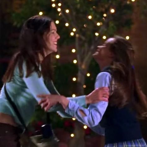 Gilmore Girls Lorelai, 1990 Style, Estilo Rory Gilmore, Watch Gilmore Girls, Team Logan, Lorelai Gilmore, I Love Cinema, Rory Gilmore, Best Tv Shows