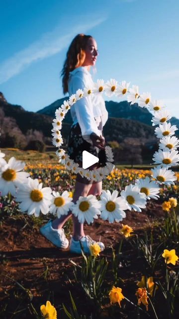 Photography Ideas on Instagram: "6 Creative Photo & Video ideas 😍💡 Which is your Favorite 1,2,3,4,5 or 6? 🤔 Video Credit: @jordi.koalitic Follow @photographytipsidea for more #reels #creative #mobile #photo #video #photography #videography #mobilephotography #photographyideas" Girls Videography Ideas Simple, Music Video Ideas Photography, Video Reel Ideas, Iphone Videography Ideas, Video Shoot Ideas Creative, Videography Ideas Creative, Gimbal Shots Video, Reels Instagram Ideas, Instagram Reels Video