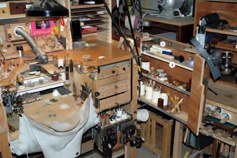 Change, Innovation and Modification: A Jeweler's Bench by John de Rosier, via Behance Files Organization, Jewelry Studio Organization, Jewelers Workbench, Jewelers Bench, Jewelers Tools, Jewellers Bench, Workshop Studio, Bench Diy, Custom Benches