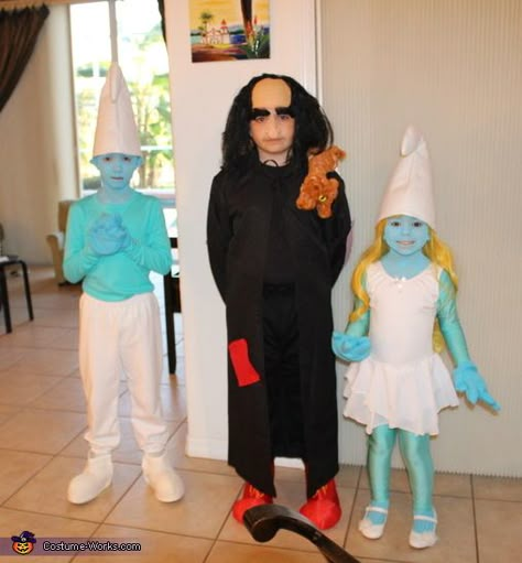 10 People Halloween Costume, Halloween Costume Ideas For Group Of 5, Funny Three Person Costumes, Trio Funny Halloween Costumes, Group Custom Ideas, Gargamel Costume, Halloween 5 People Costume, Group Theme Outfits, Costumes For 8 People