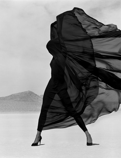 Veiled Dress, Tatjana Patitz, Herb Ritts, Stephanie Seymour, Female Torso, Richard Gere, Affinity Designer, Christy Turlington, Maasai