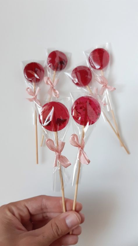 Lollipop Aesthetic, Lollipop Sticks, Treat Recipes, Food Drinks Dessert, Treat Recipe, Cute Food, Aesthetic Food, Lollipop, Sweet Tooth