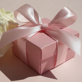 Jewelry Packaging Design, Wrapping Techniques, Sweet 16 Decorations, Pink Gift Box, Creative Tutorials, Gift Wrapping Inspiration, Ribbon Wedding, Pink Christmas Decorations, Creative Gift Wrapping