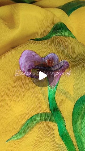 Painting On Sarees Fabric, Fabric Painting On Sarees, Silk Painting Techniques, Saree Painting Designs, Saree Painting, Fabric Painting Techniques, Hand Painted Sarees, Suit Design, Snake Jewelry