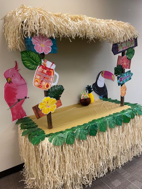 How To Make A Tiki Hut, Beach Booth Ideas, Honduras Party Decorations, Easy Beach Party Decorations, Hawaiian Theme Decorations, Diy Hawaiian Backdrop, Lilo And Stitch Decorations Parties, Hawaiian Float Parade, Hawai Party Ideas