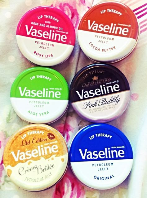 Things You Should Always Carry In Your School Bag Vaseline Beauty Tips, Vaseline Petroleum Jelly, Vaseline Jelly, Alat Makeup, Lip Balm Collection, Vaseline Lip, Rosy Lips, Petroleum Jelly, Beauty Tips For Face