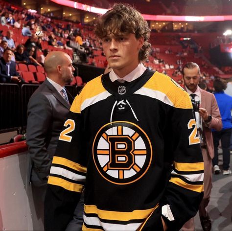 2022 ice hockey drafts, jackson edwards Blonde Nhl Players, Jackson Edward Hockey, Blonde Hockey Boy, Blonde Hockey Player, Hot Nhl Players, Jackson Edward, Ethan Edwards Hockey, Cute Hockey Boys, Hockey Boys Aesthetic