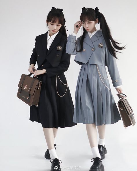 Japanese Uniform, Studio Photography Fashion, School Uniform Fashion, School Uniform Outfits, Twin Outfits, Diy Clothes Design, Female Pose Reference, Pose Ref, School Uniforms