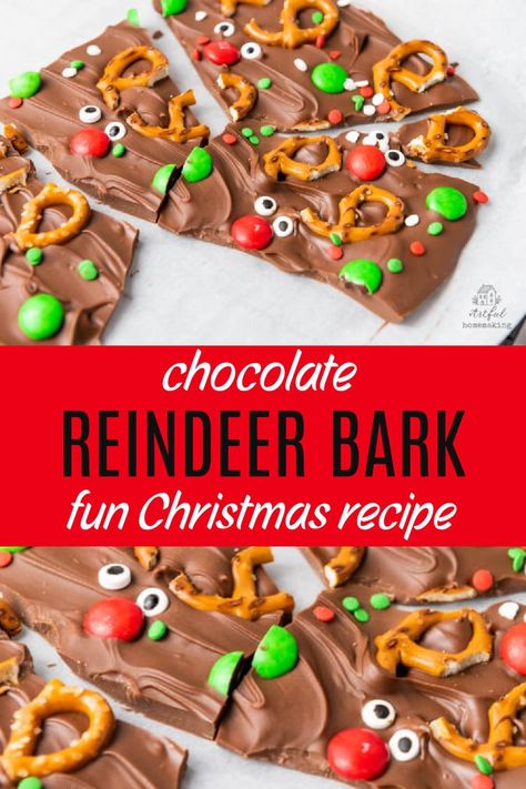 chocolate Christmas candy reindeer bark in pieces on a plate Pretzel Toppings, Christmas Pretzel Treats, Reindeer Bark, Pretzel Reindeer, Easy Christmas Food Ideas, Christmas Desserts For Kids, Creative Christmas Treats, Christmas Chocolate Bark, Pretzel Hugs