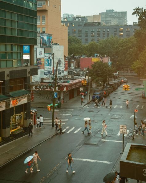 The intersection of Roosevelt Avenue and Prince Street in Flushing, Queens, New York Flushing Queens New York, Queens New York Aesthetic, Flushing New York, Flushing Queens, Queen Aesthetic, Queens Ny, Queens New York, New York Aesthetic, Hotel Motel