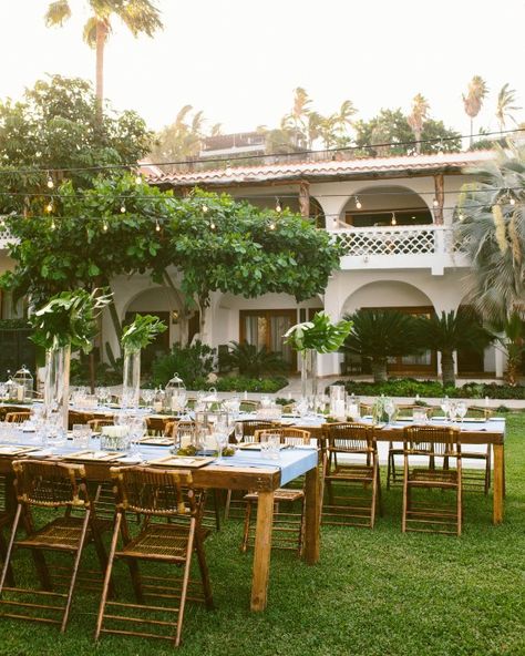 Dinner took place on the lawn overlooking the ocean (and ceremony spot). The setup evoked a chic, laid-back vibe. The couple wanted the wedding to feel like an extension of their home (“If we lived in a massive hacienda on the beach,” Ali jokes) and have a touch of rock ’n’ roll glam. Cabo San Lucas Nightlife, Cabo Surf Hotel, Downtown Omaha, Country Wedding Reception, Celebrity Wedding Photos, Wedding Ides, Green Weddings, Cabo Wedding, Celebrity Wedding Dresses