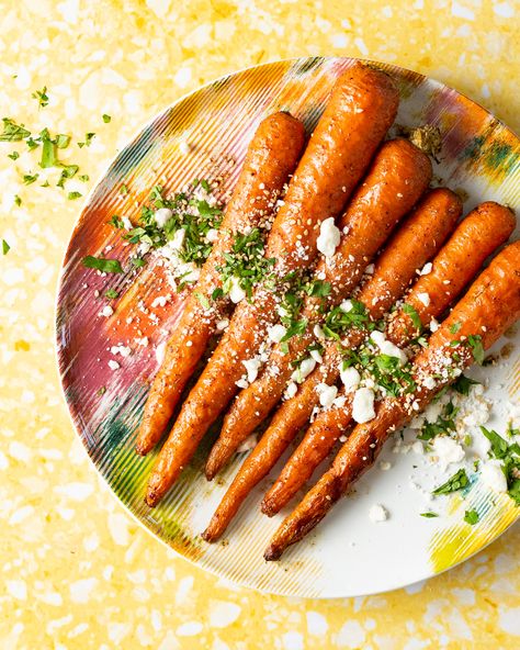 Smoked Carrots with Za'atar and Honey Smoked Carrots In Smoker, Traeger Carrots, Hot Honey Carrots Oven, Smoked Carrots Recipe, Smoked Carrots, Roasted Dill Carrots, Thanksgiving Carrots, Brown Butter Sage Roasted Carrots, Carrots Glazed