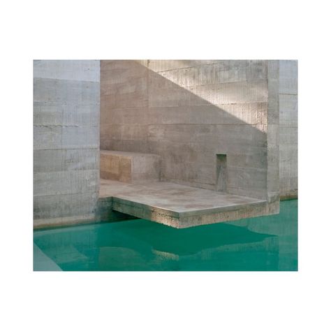 #concretedesign #mayanarchitecture #architecturelove #moderndesign #mexicolovers #designproject #minimalismlifestyle Ludwig Godefroy, Mayan Architecture, House With Pool, 12 Apostles, Stone Bathtub, Mayan Cities, Ancient Aztecs, Concrete Steps, Rain Gutters