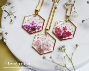 BergamotWorkshop - Etsy UK Shades Of Light Pink, Saraswati Picture, Lovers Outfit, Flower In Resin, Mustard Seed Jewelry, Press Flowers, Purple Flower Necklace, Travel Jewellery Box, Flower Necklace Gold