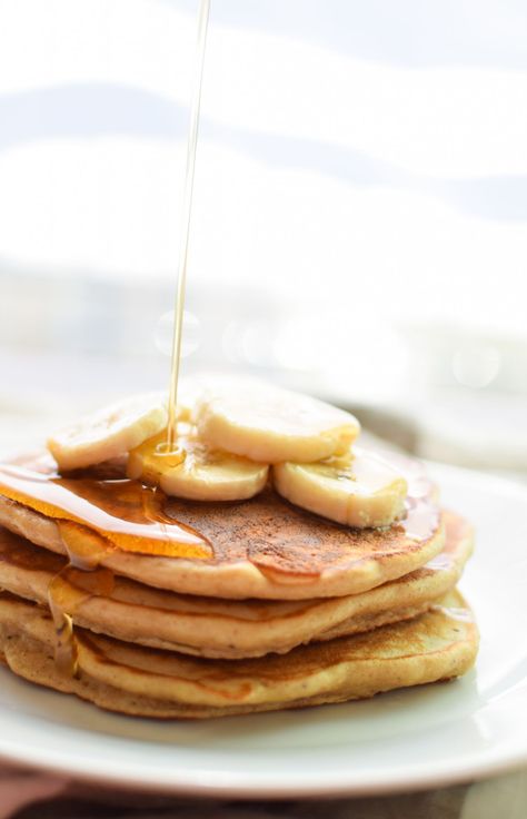 Most delicious with a PB drizzle! Made with Kodiak Cakes - these are my Banana Protein Pancakes. Simple, delicious, and very photogenic. #projectmealplan #pancakes #kodiakcakes #bananapancakes #proteinpancakes Protein Pancakes Recipe, Low Carb Taco, Banana Protein Pancakes, Protein Pancake Mix, Pancake Calories, Cake For Breakfast, Extra Protein, Banana Protein, Kodiak Cakes