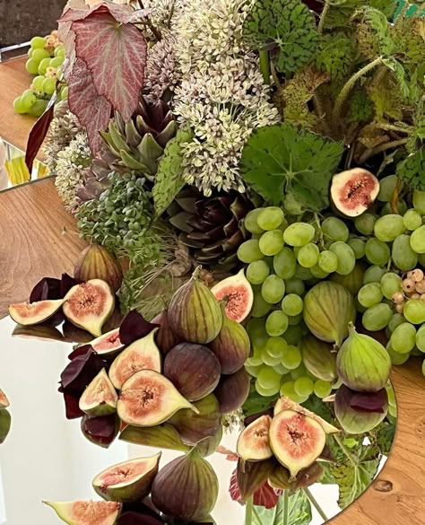 Fruit In Flower Arrangements, Grape Flower Arrangement, Fruit And Floral Arrangements, Fig Wedding Decor, Fruit Tablescape Wedding, Vegetable Tablescape, Katie White, Fruit Centerpieces, Fruit Wedding