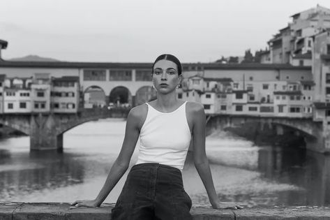 Master Florence Italy Photoshoot, Firenze Photo Ideas, Florence Photo Ideas, Florence Photoshoot, Florence Italy Fashion, Florence Outfits, Guy Photoshoot, Italy Photoshoot, Rome Italy Photography