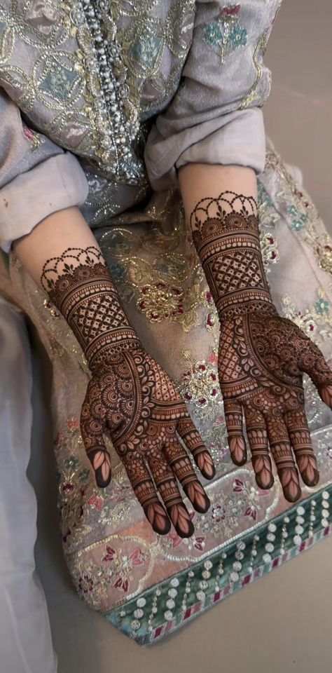 henna tattoo henna designs henna henna tattoos henna tattoo designs henna hand henna design henna tattoo design henna tattoos designs hennas hennas tattoo henna hands henna brows hennas designs henna designs easy henna haarfarbe henna brow mehndi design henna kleid henna abend kleid simple mehndi design henna augenbraue henna haarfarbe dm henna abend bridal mehndi design henna designs easy mehndi design henna design simple mehndi design henna back hand mehndi design bridal mehndi design henna ta Henna Designs Full Hand Simple, Full Hand Mehndi Designs Bridal Front And Back, Front Hand Mehendi Bridal, Indian Back Mehendi Design, Mehndi Designs Front Hand Right Hand, Front Hand Mehndi Designs Indian, Mahendi Full Hand Design, Mehedi Design Full Hands, Mehdi Degine Bridal