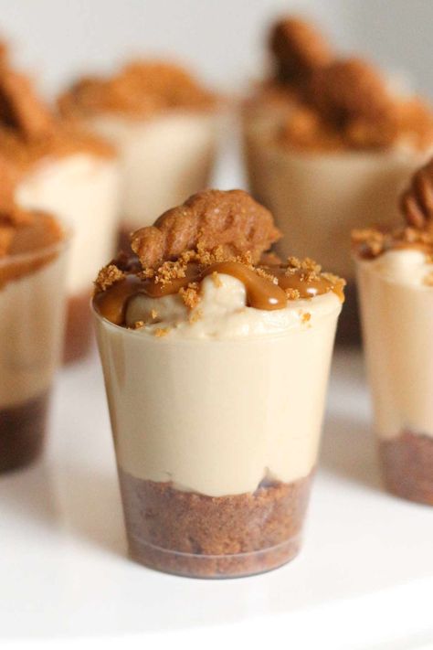 Easy Lotus Biscoff Cheesecake Shots - EatCookBake | Quick And Easy Dessert Recipes Cheesecake Shots, Quick And Easy Dessert Recipes, Lotus Biscoff Cheesecake, Lotus Cheesecake, Dessert Cups Recipes, Mini Dessert Cups, Biscoff Cheesecake, Dessert Table Birthday, Dessert Shots