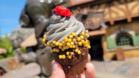 Masters Cupcake Brings ‘The Grey Stuff’ Back to Gaston’s Tavern Disney World Bucket List, Gastons Tavern, The Grey Stuff, Satisfying Snacks, Disney Balloons, Disney Cups, Grey Stuff, Cupcake Flavors, Disney Magic Kingdom