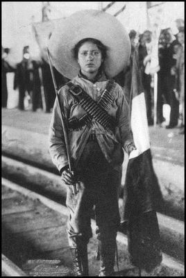 'Adelitas,' or 'soldaderas,' were women that took arms during the Mexican Revolutionary War, 1910-1929. Mexican Revolution, Mexico History, Pancho Villa, Wilde Westen, Mexican Heritage, Mexican Women, Female Soldier, We Are The World, Mexican Culture