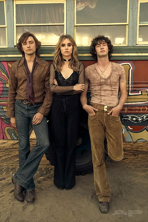 Jones Aesthetic, Taylor Jenkins Reid, Daisy Jones And The Six, 70s Inspired Fashion, 70s Outfits, Daisy Jones, Suki Waterhouse, I'm With The Band, Fleetwood Mac