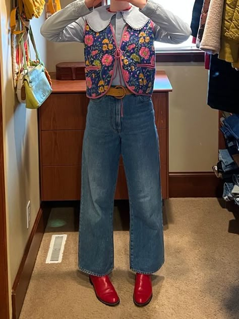 Retro Colorful Outfits, Kitschy Outfit, Quirky Fashion Summer, Joyful Outfits, Flowy Overalls, Grannycore Fashion, Colourful Outfits Aesthetic, Thrifted Fashion, Colorful Clothing