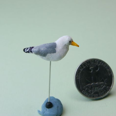 Make Miniature Seagulls from Modelling Clays Polymer Clay Seagull, Seagull Cake, Clay Seagull, Dough Art, Mermaid Garden, Driftwood Houses, Art Education Projects, Beach Cake, Sculpting Tools