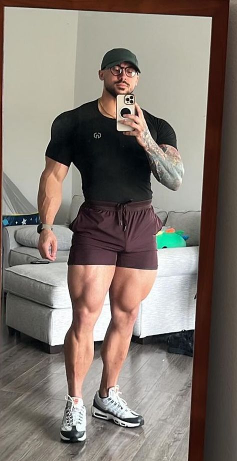 Leg Muscle Reference, Big Muscular Man, Himbo Aesthetic, Large Muscular Men, Big Muscular Men, Glutes Workout Men, Killer Leg Workouts, Bodybuilding Men, Vintage Muscle Men