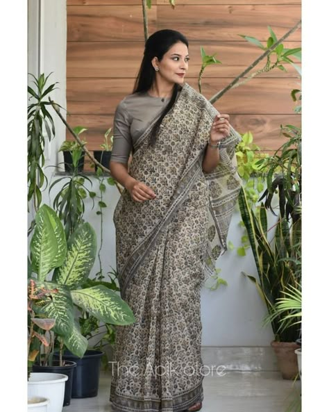 Professional Saree, Office Wear Saree, Saree Outfits, Saree Jacket, Saree Styling, Formal Saree, Cotton Saree Blouse Designs, Model Blouse Designs, Saree Wearing Styles