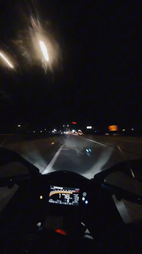 Late Night Motorcycle Ride Video, Night Ride Motorcycle Aesthetic, Night Ride Video, Night Ride Motorcycle, Accident Motorcycle, Bike Night Ride, Night Bike Ride Video, Motorcycle Guy, Night Bike Ride