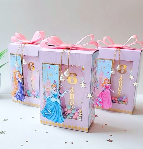 Princess Party Favor, Princess Favors, Return Gifts For Kids, Princess Birthday Party Decorations, Construction Theme Party, Disney Princess Birthday Party, Princess Theme Birthday, Princess Party Favors, Personalised Gifts Diy