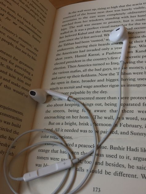 Book Earphone Aesthetic, Books And Earphones, Book With Earphones Aesthetic, Book And Earphone Aesthetic, Autumn Book List, Wired Earphones Aesthetic, Aesthetic Book Pfp, Book Pfp Aesthetic, Autumn Book Aesthetic