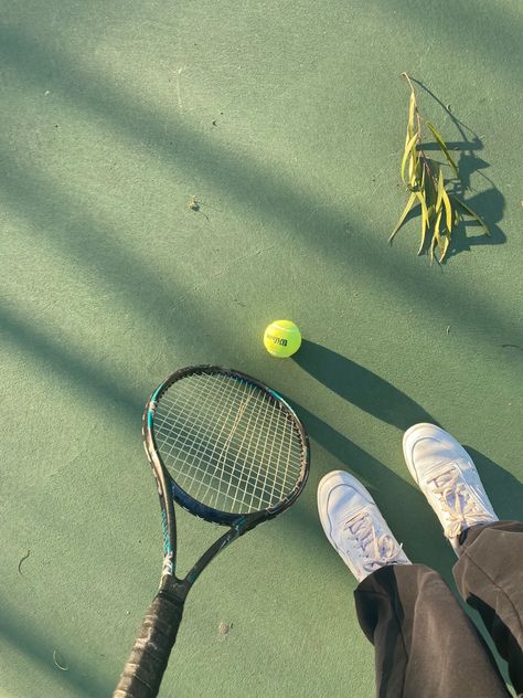 Tennis Wallpaper Aesthetic, Athletic Aesthetic Outfits, Wallpaper Aesthetic Green, Tennis Wallpaper, Athletic Greens, Athletic Aesthetic, Tennis Aesthetic, Sports Aesthetic, Aesthetic Green