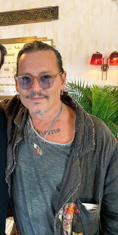 Johnny Depp Recent Photos, Johnny Depp Girlfriend, Ignoring People, Johnny Depp News, Johnny Depp Funny, Johnny Be Good, Johnny Depp Wallpaper, Johnny Depp Images, Johnny Depp Characters