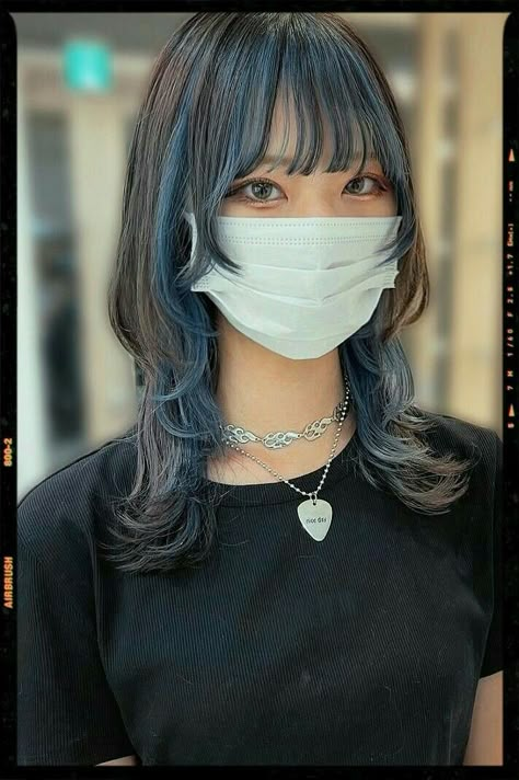 Dyed Bangs And Underneath, Blue And Black Short Hair, Medium Wolf Cut Hair With Bangs, Wolf Cut Hair Bangs, Wolf Cut Hair Color, Blue Bangs Hair, Blue Wolfcut, Long Wolf Cut With Bangs, Blue Hair Bangs