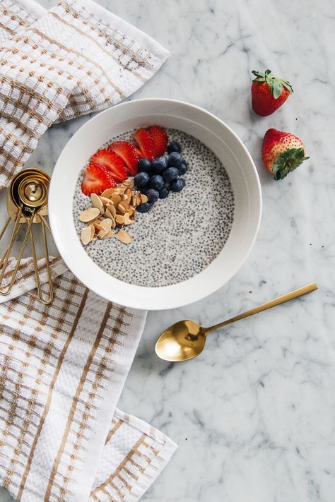 Chia Seeds Recipe, Easy Chia Seed Pudding, Chia Seed Pudding Recipe, Benefits Of Chia Seeds, Benefits Of Chia, Chia Benefits, Chia Seed Recipes Pudding, Chia Seeds Benefits, Chia Seed Recipes